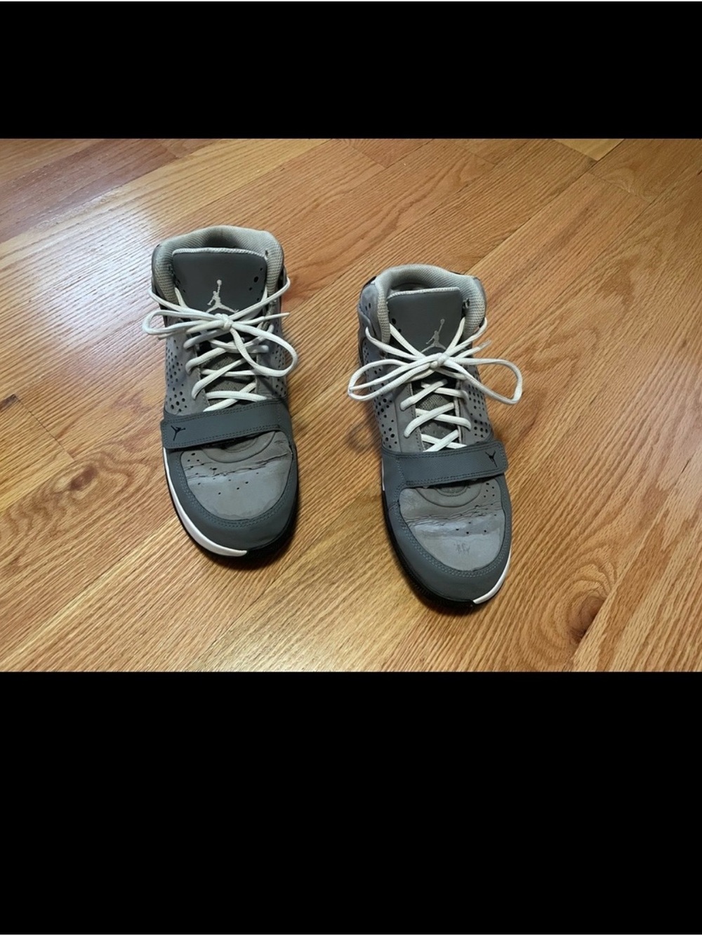 Jordan Men’s Size 10 Gray White High Top Basketball Shoes Sneakers - Picture 9 of 9